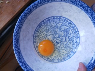 4、锅塌豆腐,一个鸡蛋打散