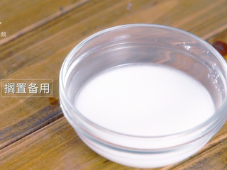 5、苕皮回锅肉-咸香滋味欲罢不能,搁置备用