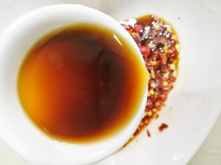 4、㊙️好吃到哭的灵魂酸汤面????吃一次就会爱上????,加三勺陈醋。