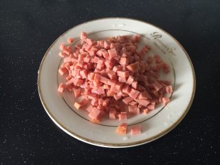 4、鲜虾土豆泥,火腿切丁