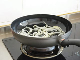 4、【孜然杏鲍菇】PK烧烤金针菇，完胜~,炒出香味~