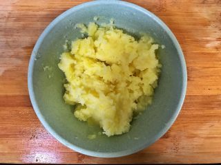 14、超满足便当（11）,用勺子 饭铲 擀面棍 都行压成泥