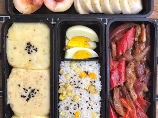 20、超满足便当（11）,入盒大功告成 一次是黑胡椒土豆泥 芝麻沙拉土豆泥 和原味火腿土豆泥????