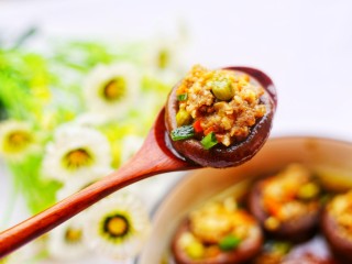 13、改良版香菇酿肉,怎么样，简单吧。