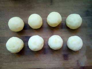 9、土豆泥玉米球——瘦身减脂,依次做好。