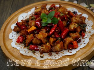 13、香辣鸡脆骨,麻辣鲜香的鸡脆骨就做好了，非常的好吃