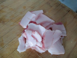 5、肉炒菜花,猪肉切片