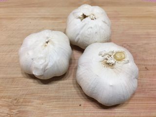 7、麻婆豆腐,准备好大蒜