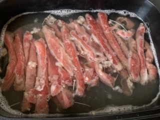 5、酸汤肥牛,肥牛也烫一下