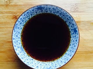 7、美味家烧+红烧鱼,调料汁：1勺蚝油、1勺生抽、1勺蒸鱼豉油、1勺香醋、2勺料酒少许清水调匀