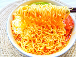 14、酸汤泡面,好吃到停不下来。