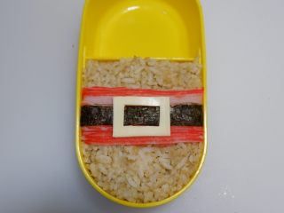 17、腰带炒饭便当盒「14」,像图片这样摆放好。