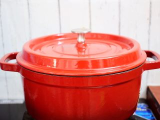 11、排骨炖土豆,大火烧开转小火炖煮30分钟