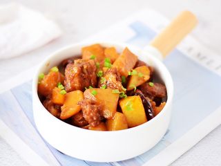 16、排骨炖土豆,成品图