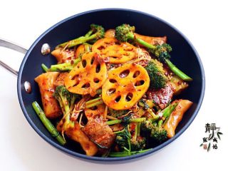 17、麻辣香锅,不要太香！赶紧来碗米饭吃它个昏天暗地。