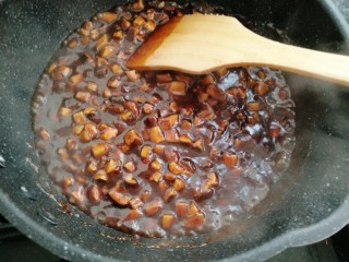 15、香菇焖豆腐,搅拌均匀