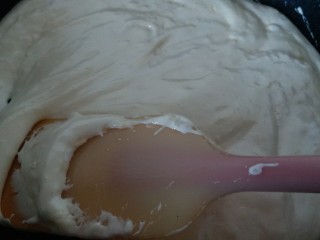 4、网红雪花酥,快速搅拌均匀