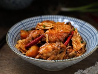 12、鸡翅腐竹烧土豆,成品图