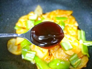 9、好吃到哭的茄汁土豆片,一勺蚝油。