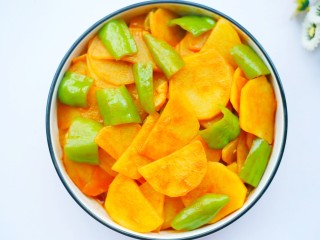 15、好吃到哭的茄汁土豆片,来一口。