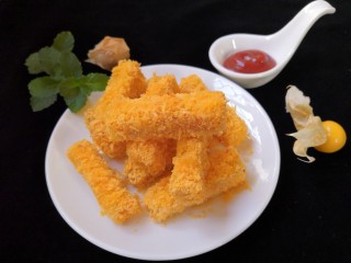 15、十味   香酥南瓜条,装盘，依自己口味可以配一点番茄酱或酸辣酱。