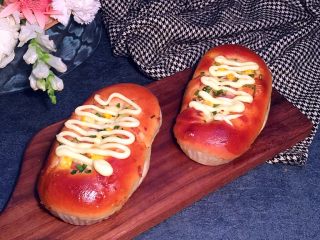 14、香肠沙拉面包,成品图