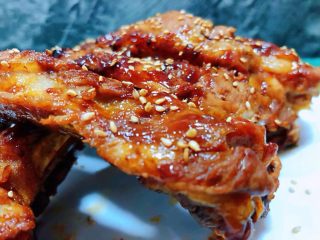 14、奥尔良红烧排骨,看着就直咽口水的排骨入口香浓唇齿留香回味无穷