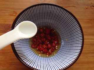 7、酸辣木瓜,白醋