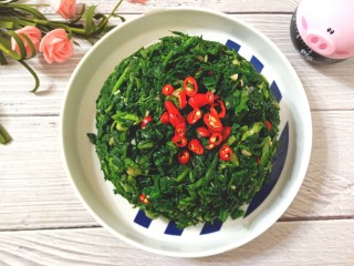 10、凉拌荠荠菜,爽口美味的凉拌荠荠菜????