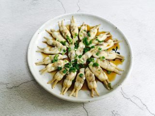 16、葱油蛏子,撒上葱花