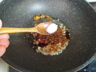 7、蒜蓉粉丝娃娃菜,白糖