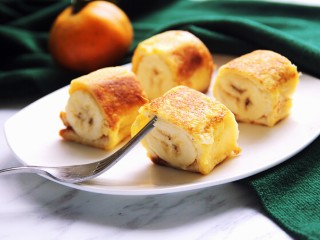 18、香蕉土司卷,切成块吃也可以