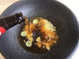 9、酸汤肥牛,黄酒 （料酒也行）