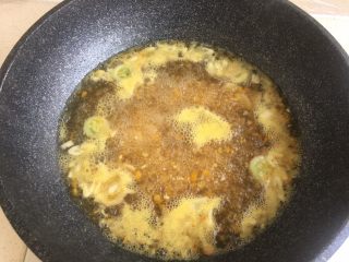 11、酸汤肥牛,没有高汤水也行 煮开