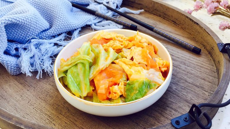 懒人料理西红柿炒鸡蛋圆白菜