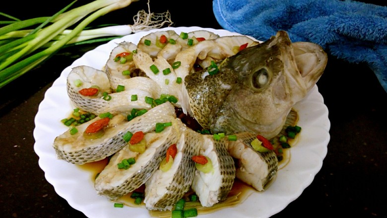 年夜饭年年有余清蒸鲈鱼之孔雀开屏