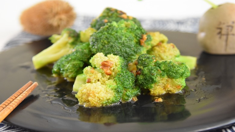 蚝油蒜香西兰花这样做最美味营养高味道棒