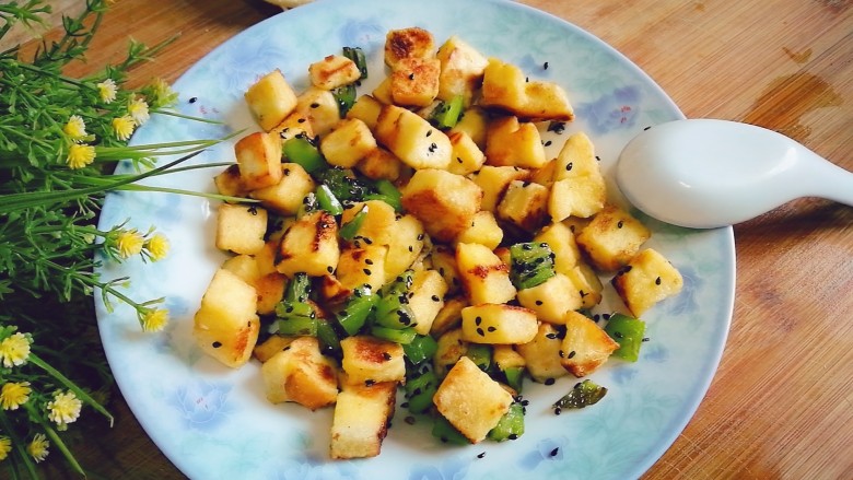 炒馒头丁鸡蛋馒头