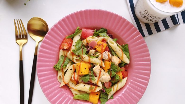 芒果两头尖意面沙拉减脂餐