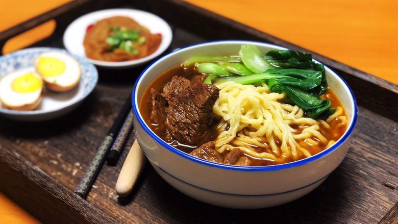 番茄牛肉面手擀面