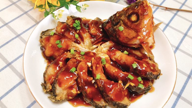 油炸糖醋版孔雀开屏鱼年夜饭、宴请菜类