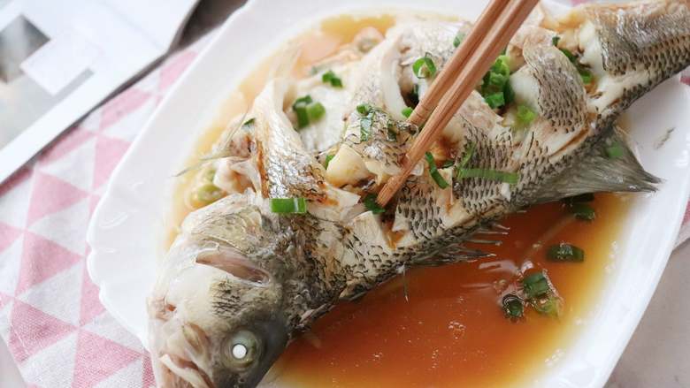 年年有余清蒸鲈鱼