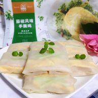 藤椒风味手撕鸡の饺子皮卷饼