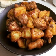 鸡腿炖土豆