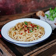 肉酱拌面