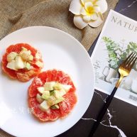 清甜牛油果水果沙拉