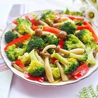 西兰花炒菌菇