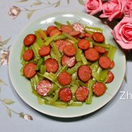 香肠炒芹菜