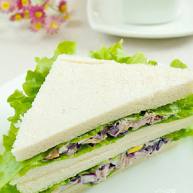 金枪鱼煎蛋三明治