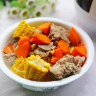 简单好喝的筒子骨玉米汤